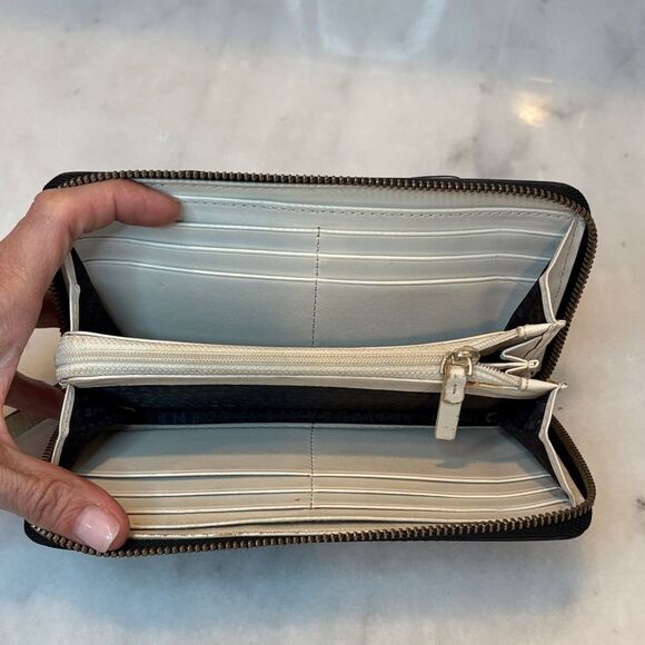 Kate Spade Wallet Leather Two-Tone Classic Bow Full Zip Continental Wallet - Picture 14 of 16